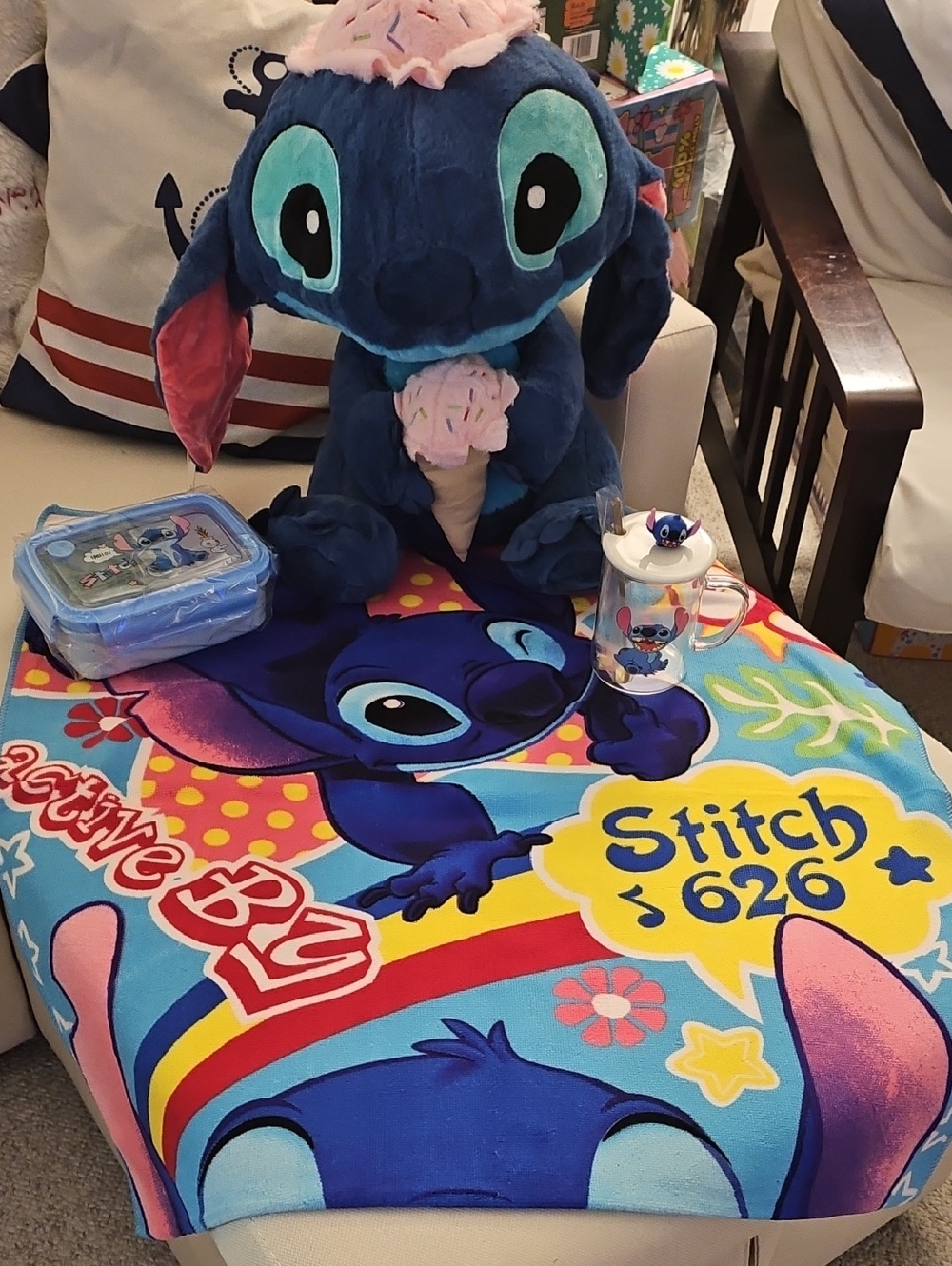 Stitch Supersize Plushie Bundle Incl. Bento Box, Mug, Blanket